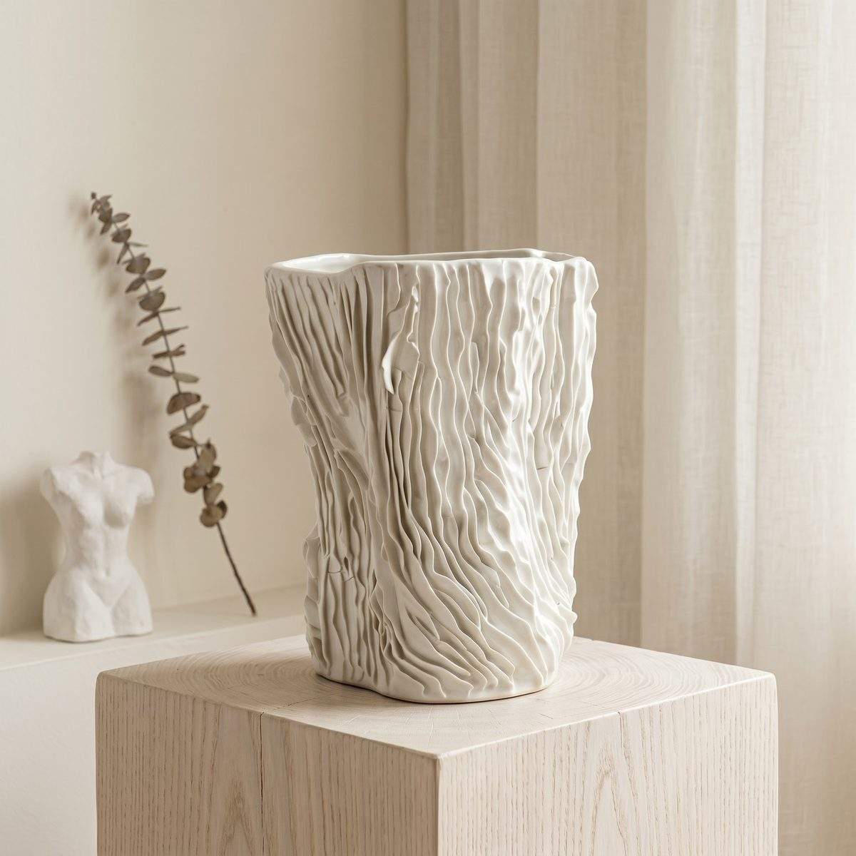 Modern Textured Ceramic Vase – Sculptural Decorative Flower Vase for Home Décor