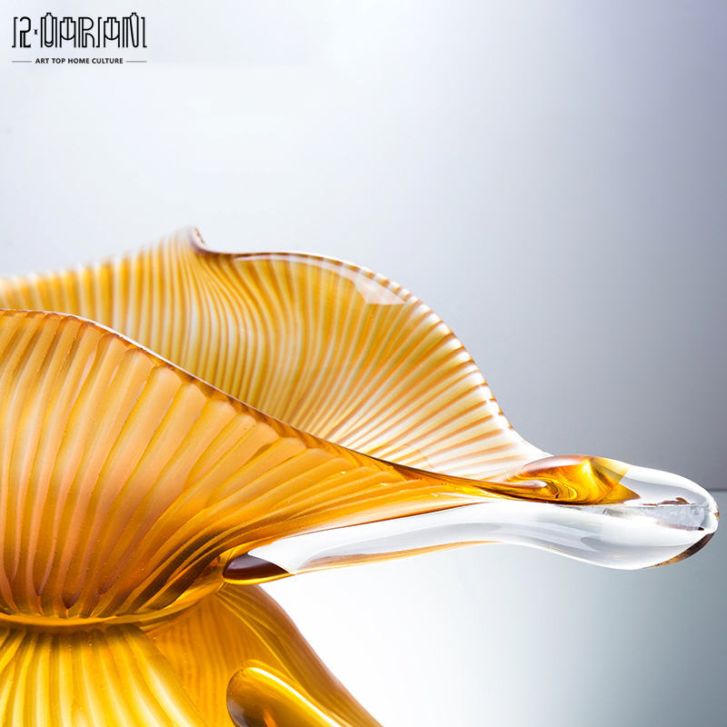 Amber Glass Wave Decorative Bowl – Modern Fruit & Centerpiece Tray